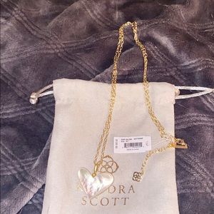 POPPY GOLD AND IVORY MOP STONE